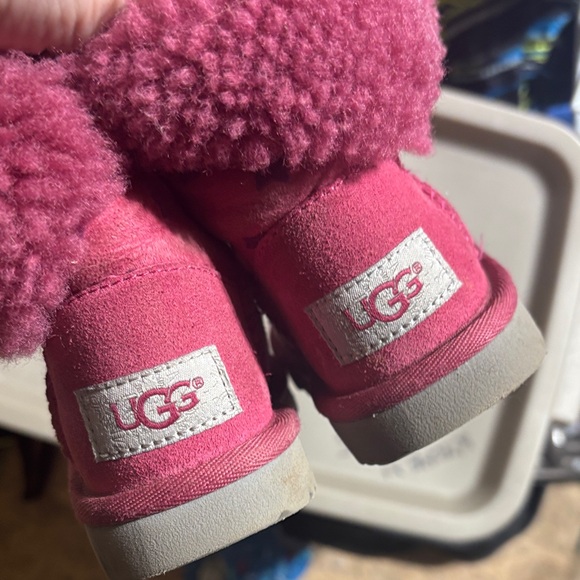 UGG Fuchsia Star Kids Boots - Picture 8 of 8